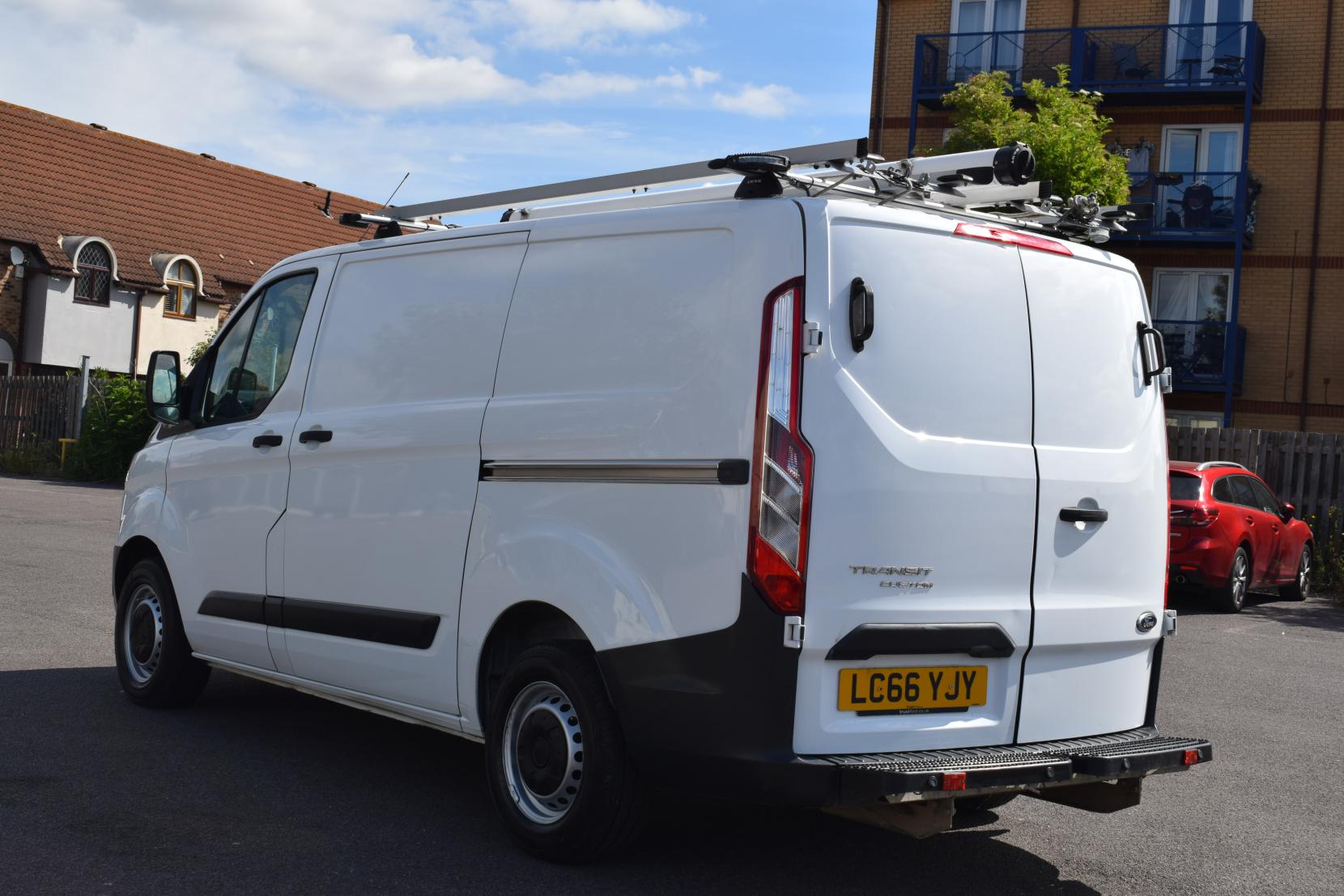 Ford Transit Custom 2.0 TDCi 310 Panel Van 5dr Diesel Manual L1 H1 (163 g/km, 104 bhp)