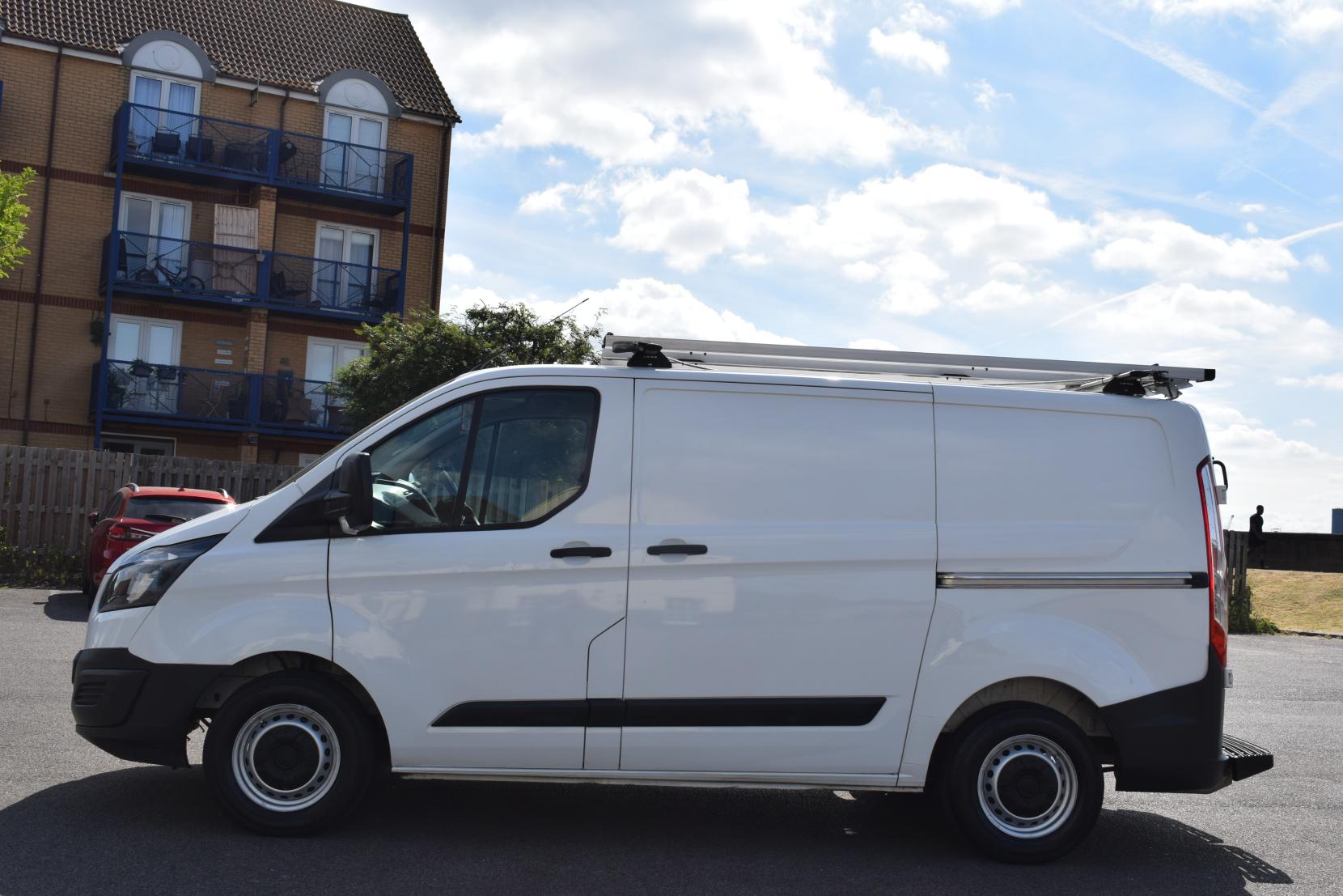 Ford Transit Custom 2.0 TDCi 310 Panel Van 5dr Diesel Manual L1 H1 (163 g/km, 104 bhp)