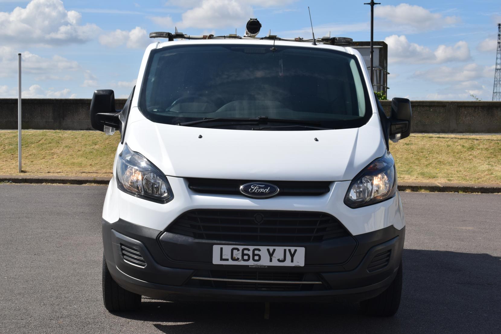 Ford Transit Custom 2.0 TDCi 310 Panel Van 5dr Diesel Manual L1 H1 (163 g/km, 104 bhp)