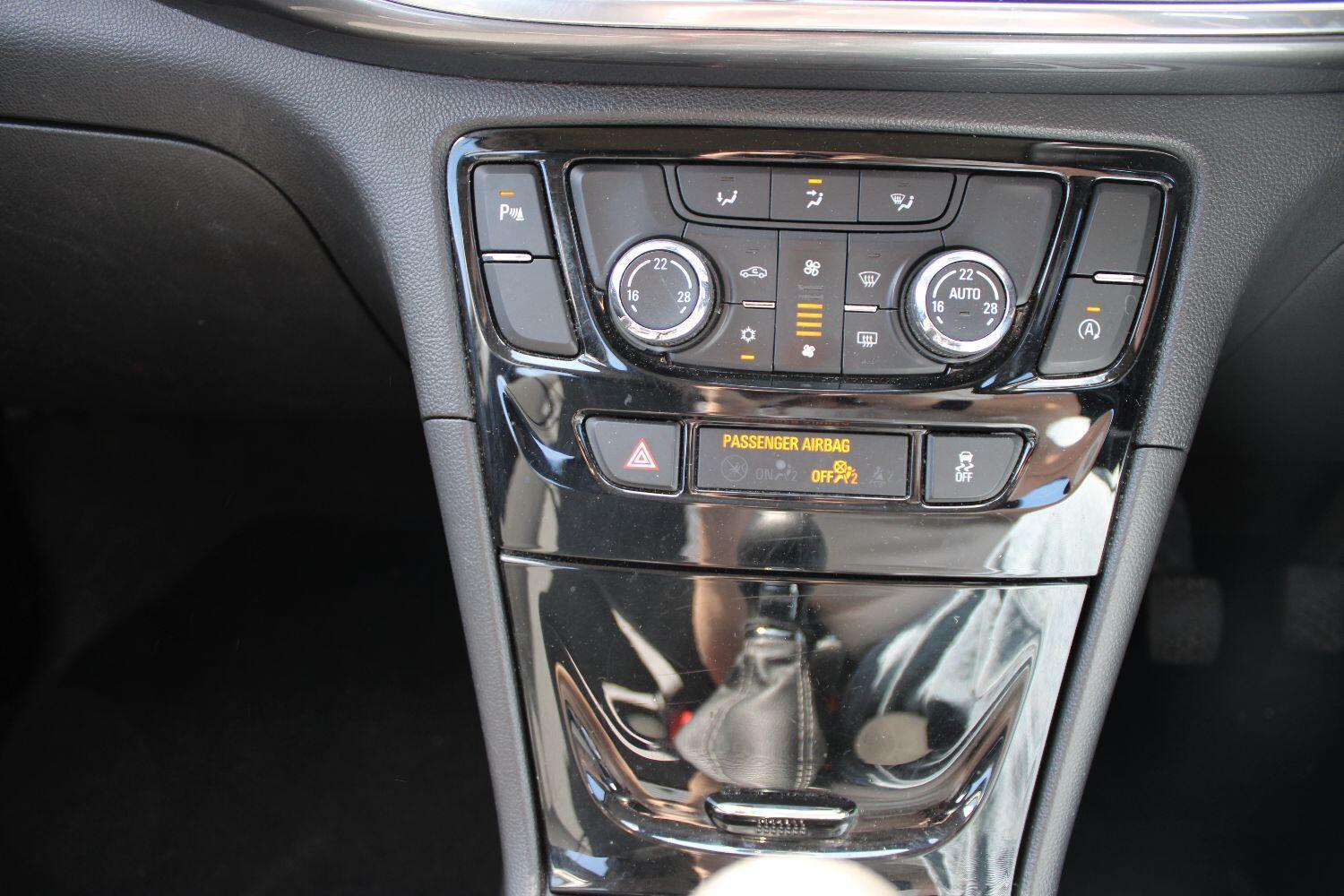 Vauxhall MOKKA X 1.6 i Design Nav