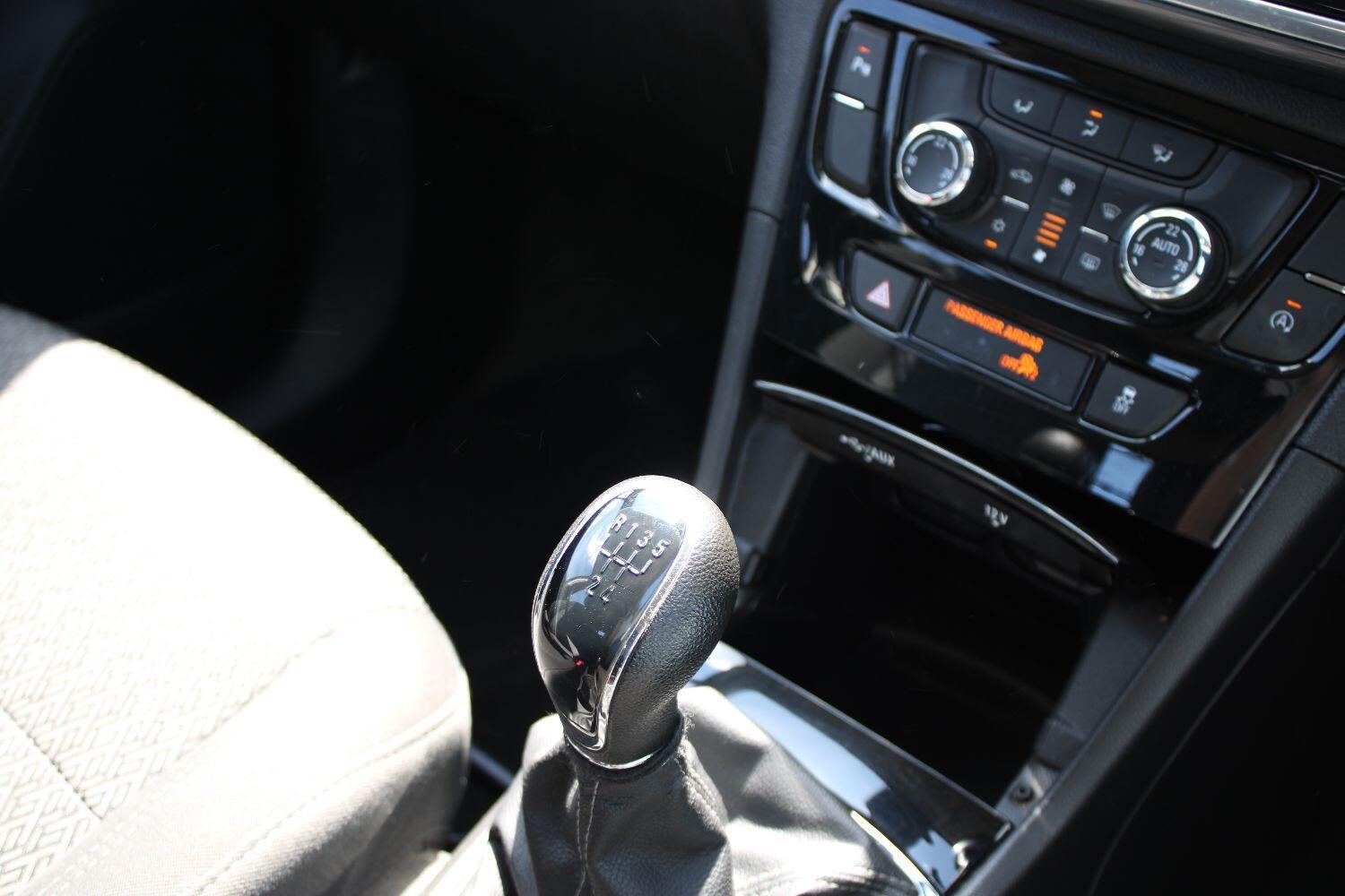 Vauxhall MOKKA X 1.6 i Design Nav