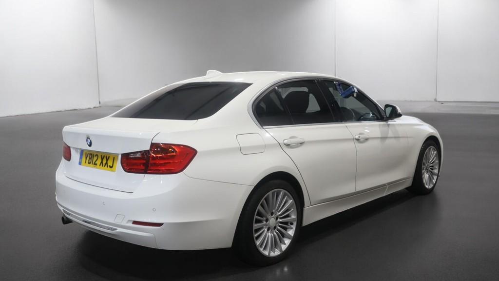 BMW 3 Series 2.0 320d Luxury Saloon 4dr Diesel Manual Euro 5 (s/s) (184 ps)