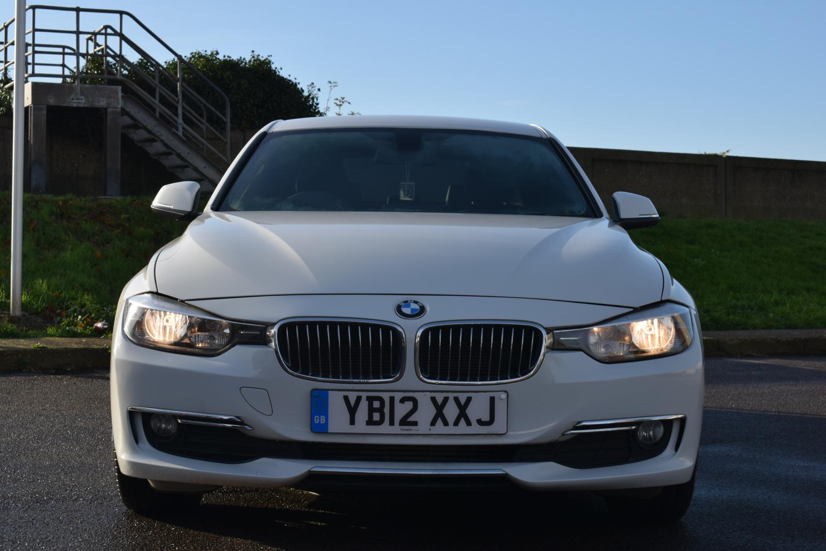 BMW 3 Series 2.0 320d Luxury Saloon 4dr Diesel Manual Euro 5 (s/s) (184 ps)