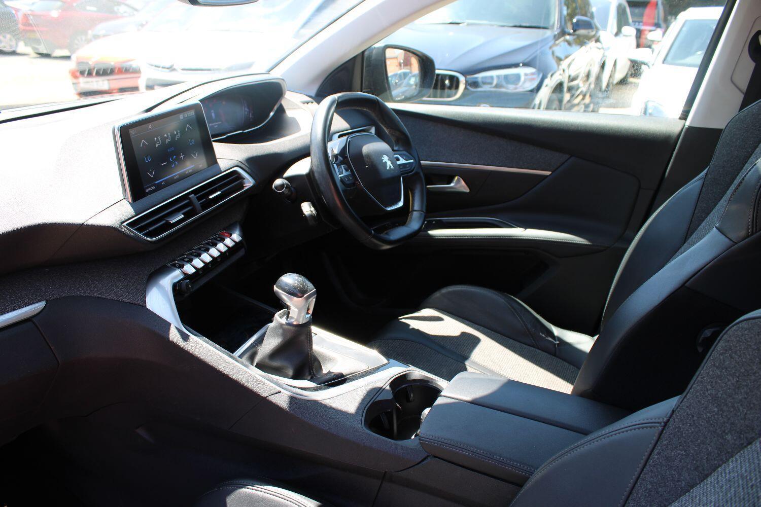 Peugeot 3008 1.2 PureTech Allure