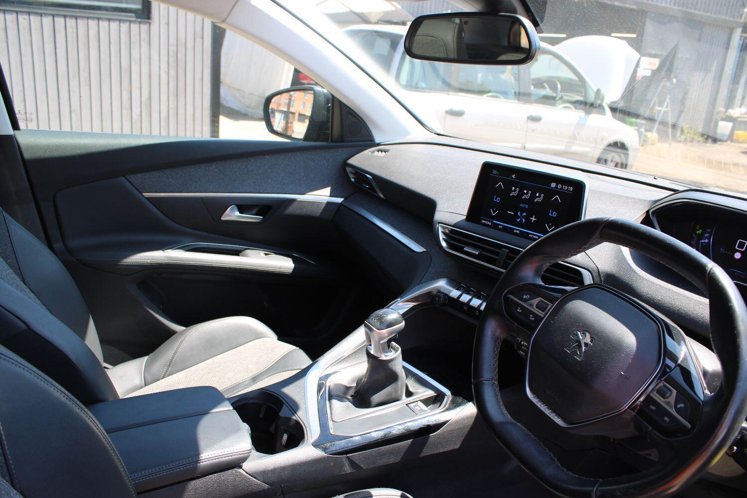 Peugeot 3008 1.2 PureTech Allure