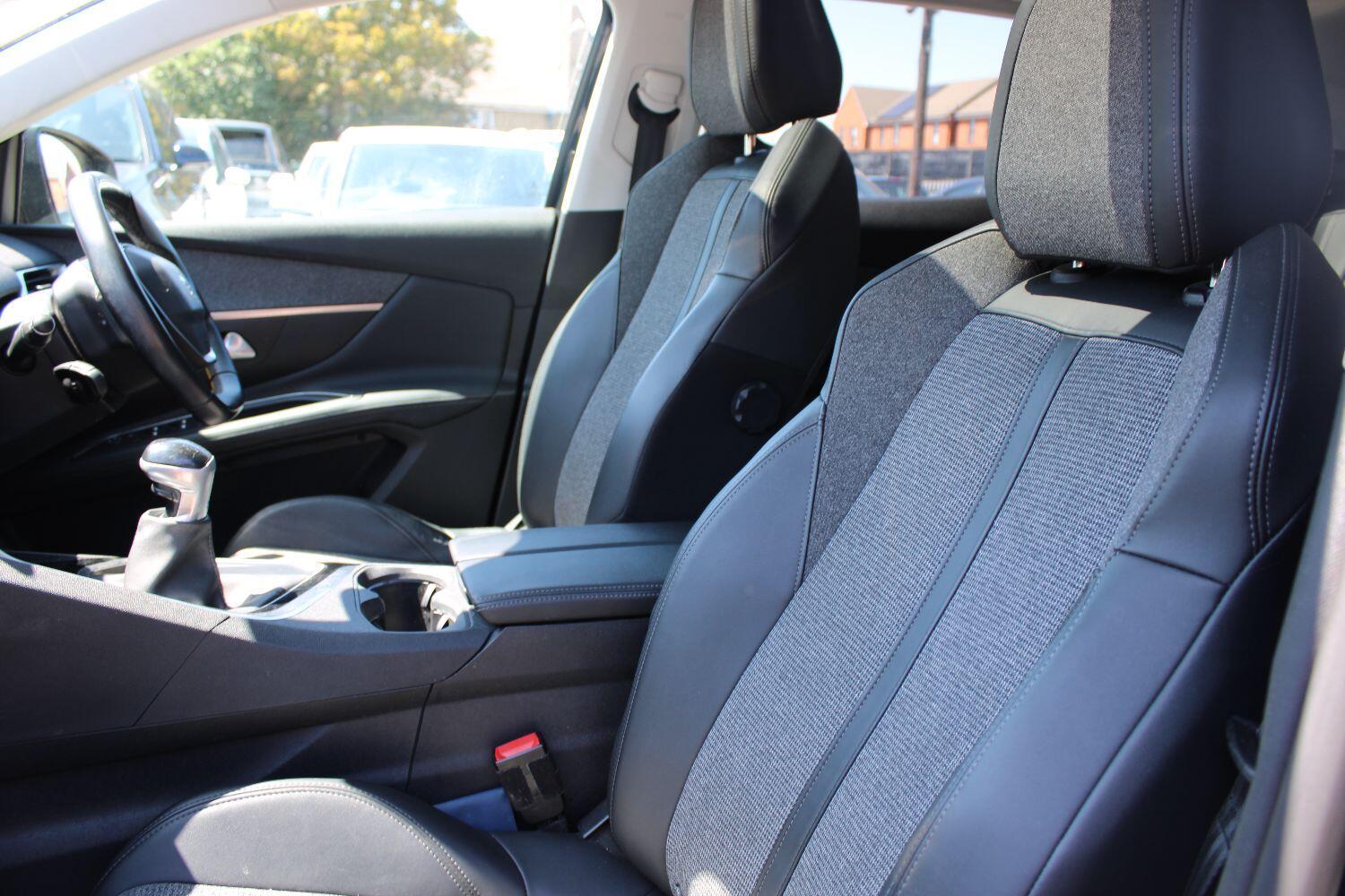 Peugeot 3008 1.2 PureTech Allure