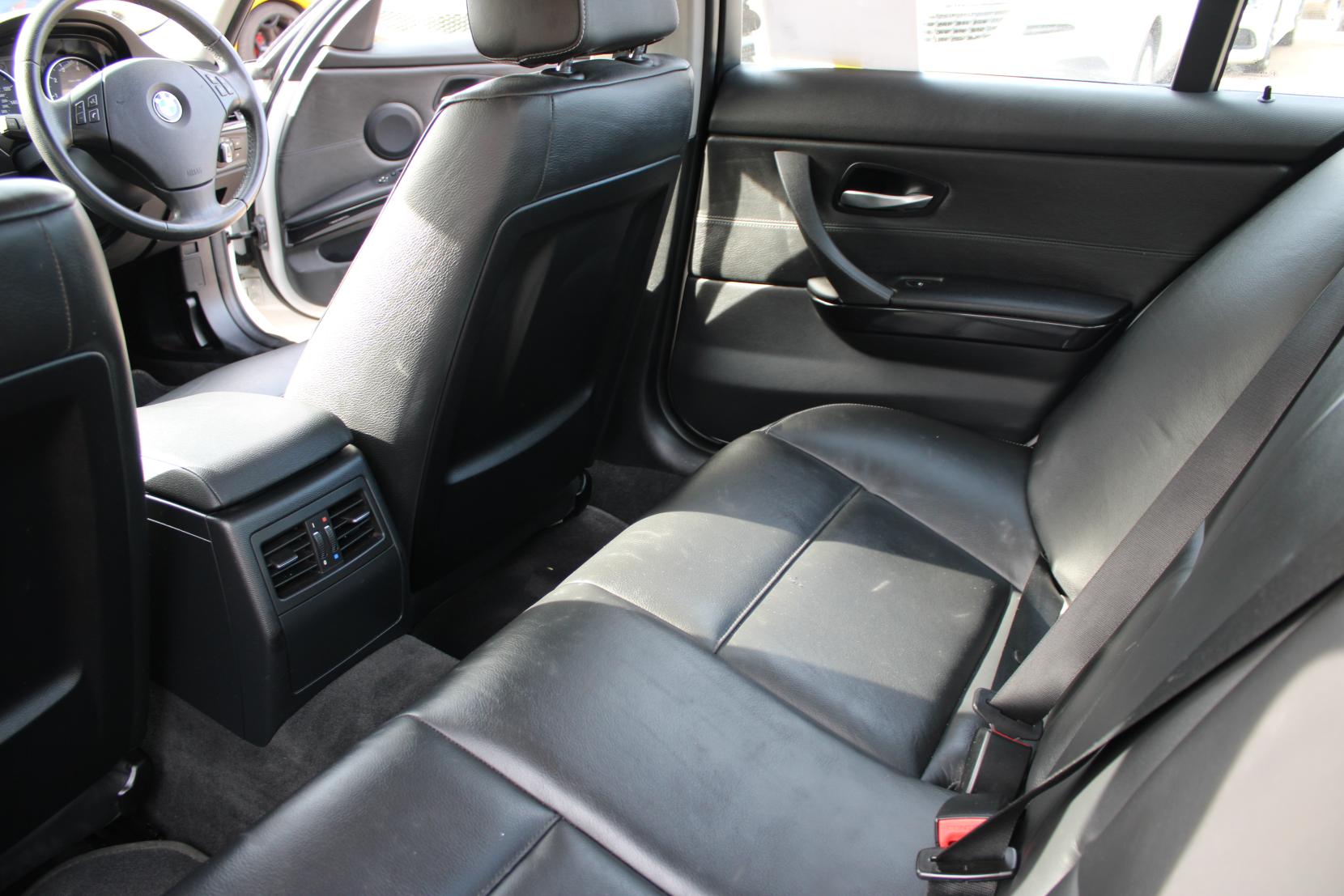 BMW 3 Series 2.0 318i SE Saloon 4dr Petrol Steptronic Euro 5 (143 ps)