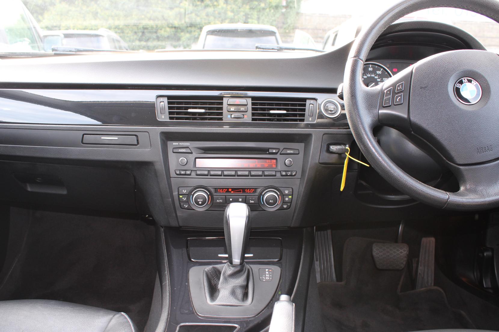 BMW 3 Series 2.0 318i SE Saloon 4dr Petrol Steptronic Euro 5 (143 ps)