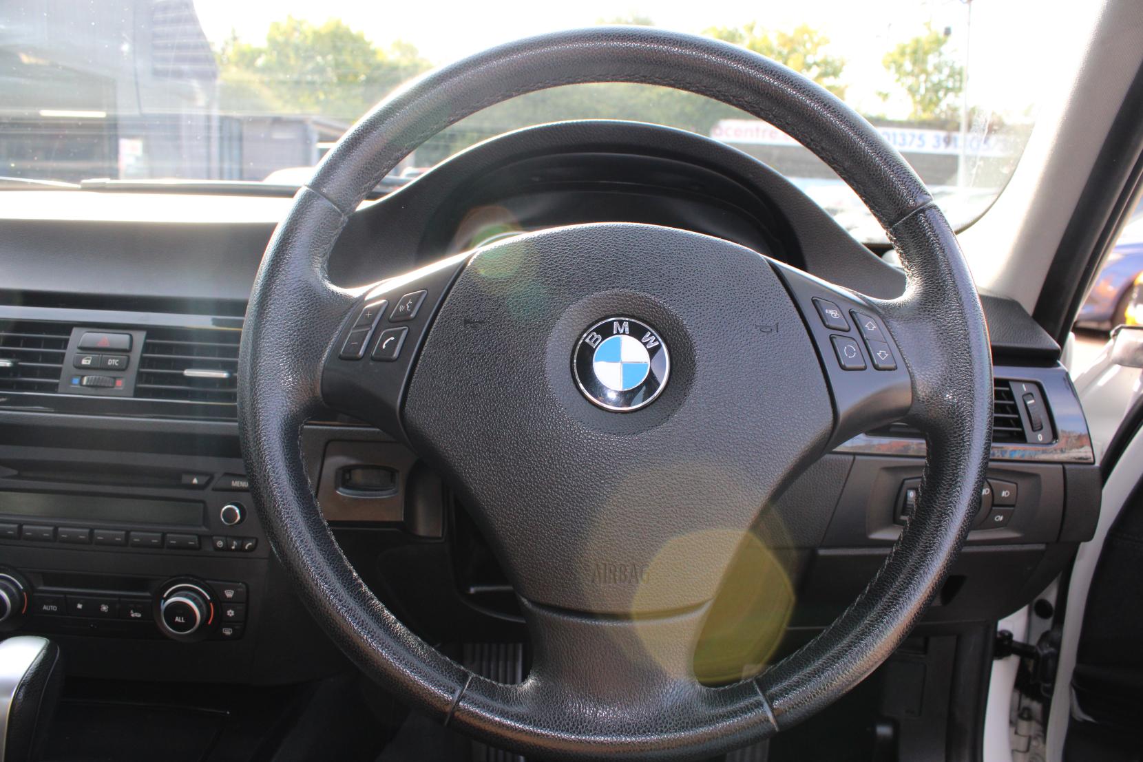 BMW 3 Series 2.0 318i SE Saloon 4dr Petrol Steptronic Euro 5 (143 ps)