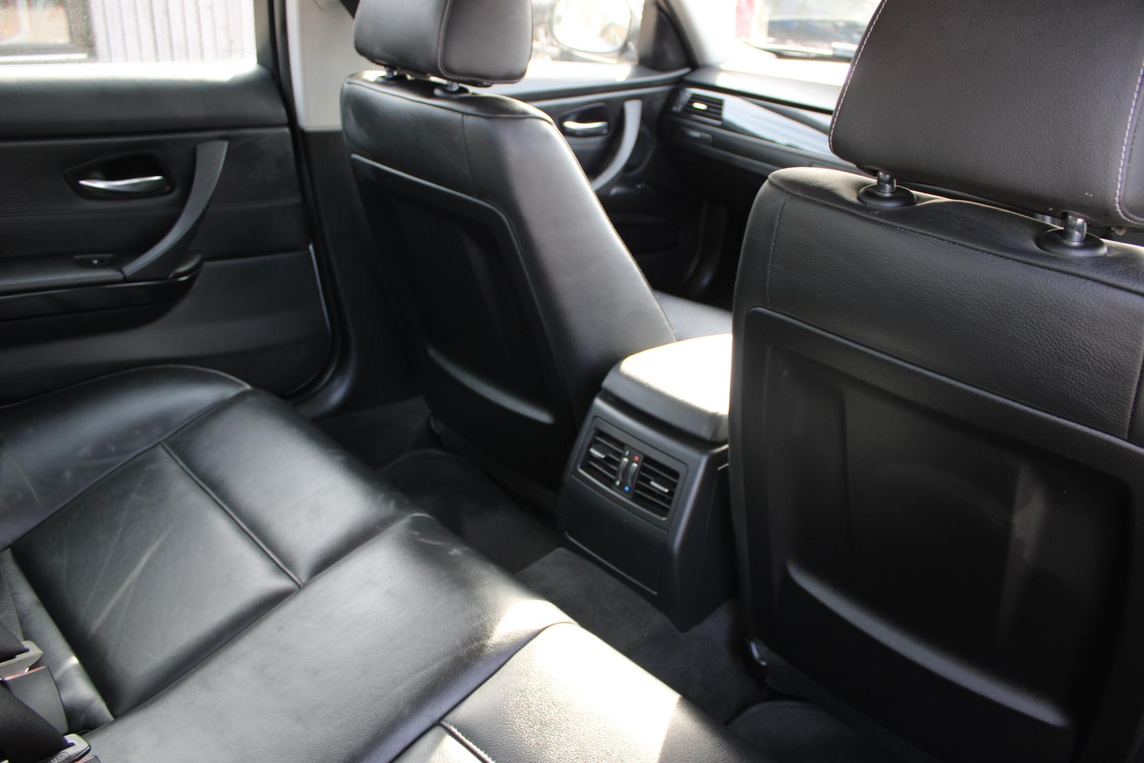 BMW 3 Series 2.0 318i SE Saloon 4dr Petrol Steptronic Euro 5 (143 ps)