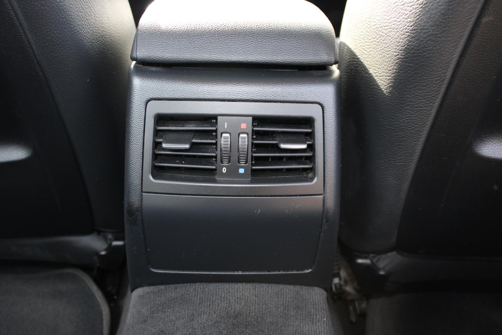 BMW 3 Series 2.0 318i SE Saloon 4dr Petrol Steptronic Euro 5 (143 ps)