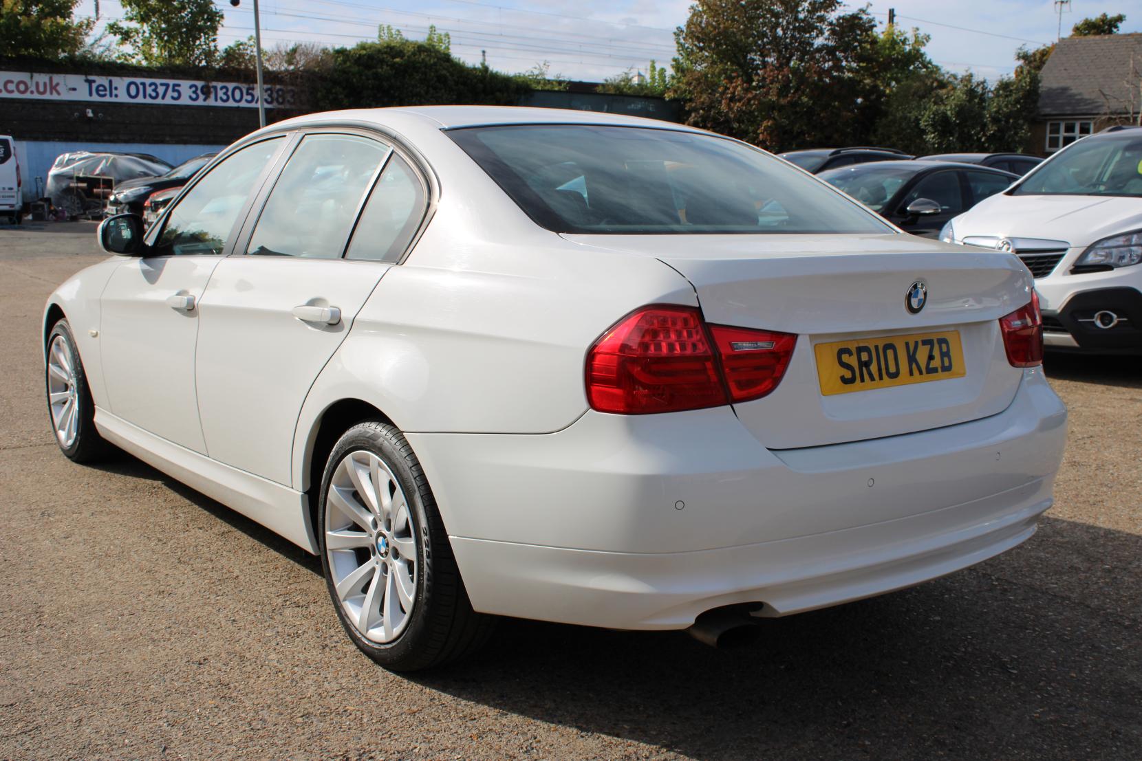 BMW 3 Series 2.0 318i SE Saloon 4dr Petrol Steptronic Euro 5 (143 ps)