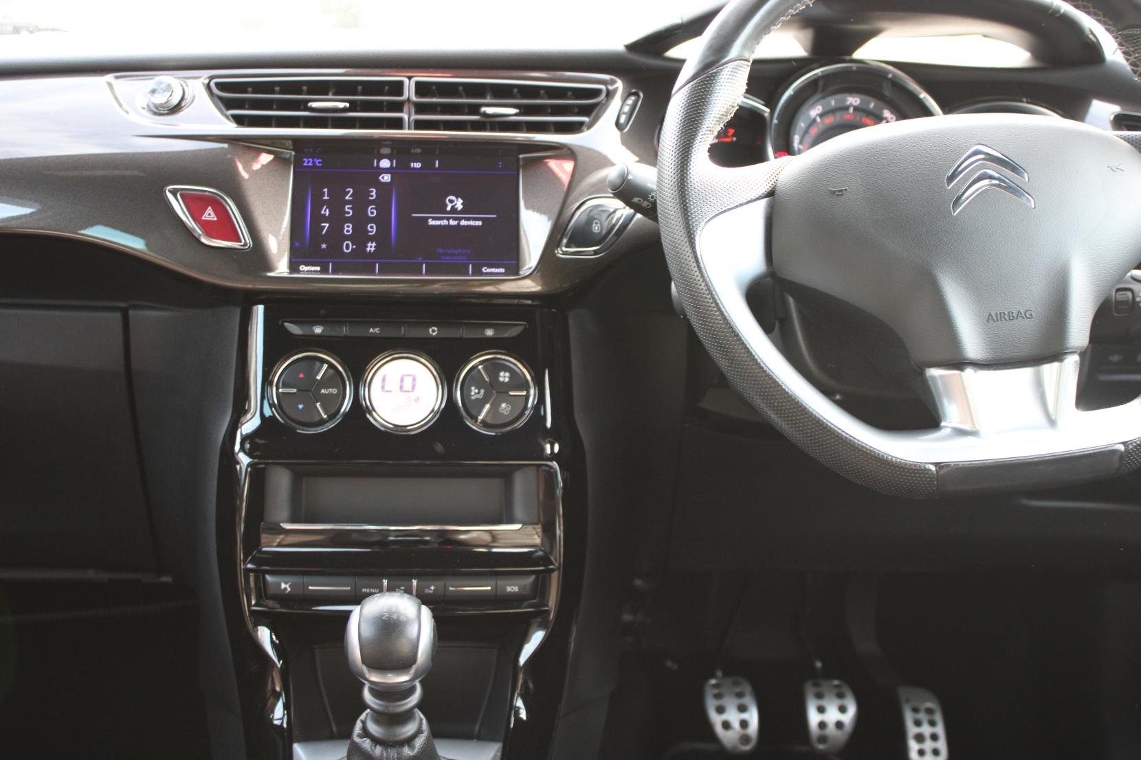 DS AUTOMOBILES DS 3 1.6 THP Prestige Hatchback 3dr Petrol Manual Euro 6 (s/s) (165 bhp)