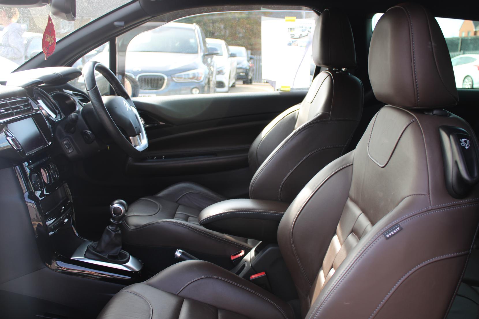 DS AUTOMOBILES DS 3 1.6 THP Prestige Hatchback 3dr Petrol Manual Euro 6 (s/s) (165 bhp)