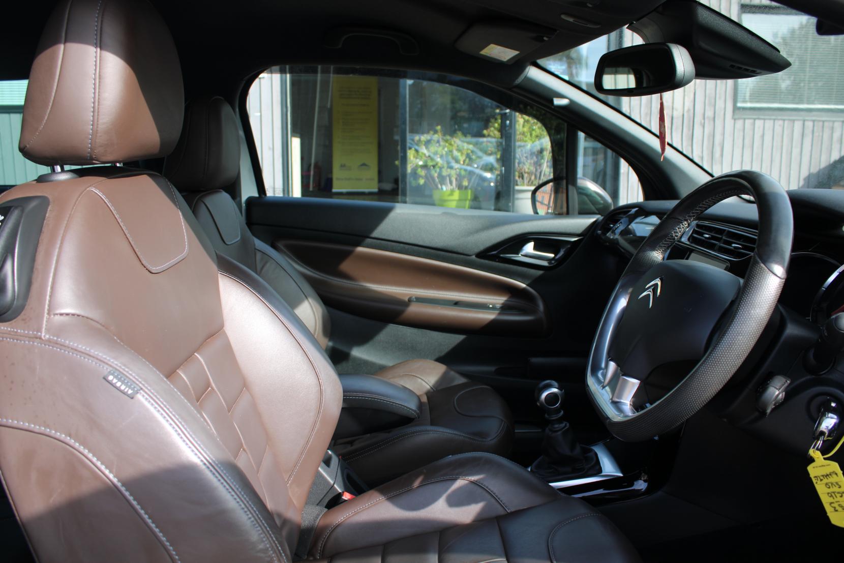 DS AUTOMOBILES DS 3 1.6 THP Prestige Hatchback 3dr Petrol Manual Euro 6 (s/s) (165 bhp)