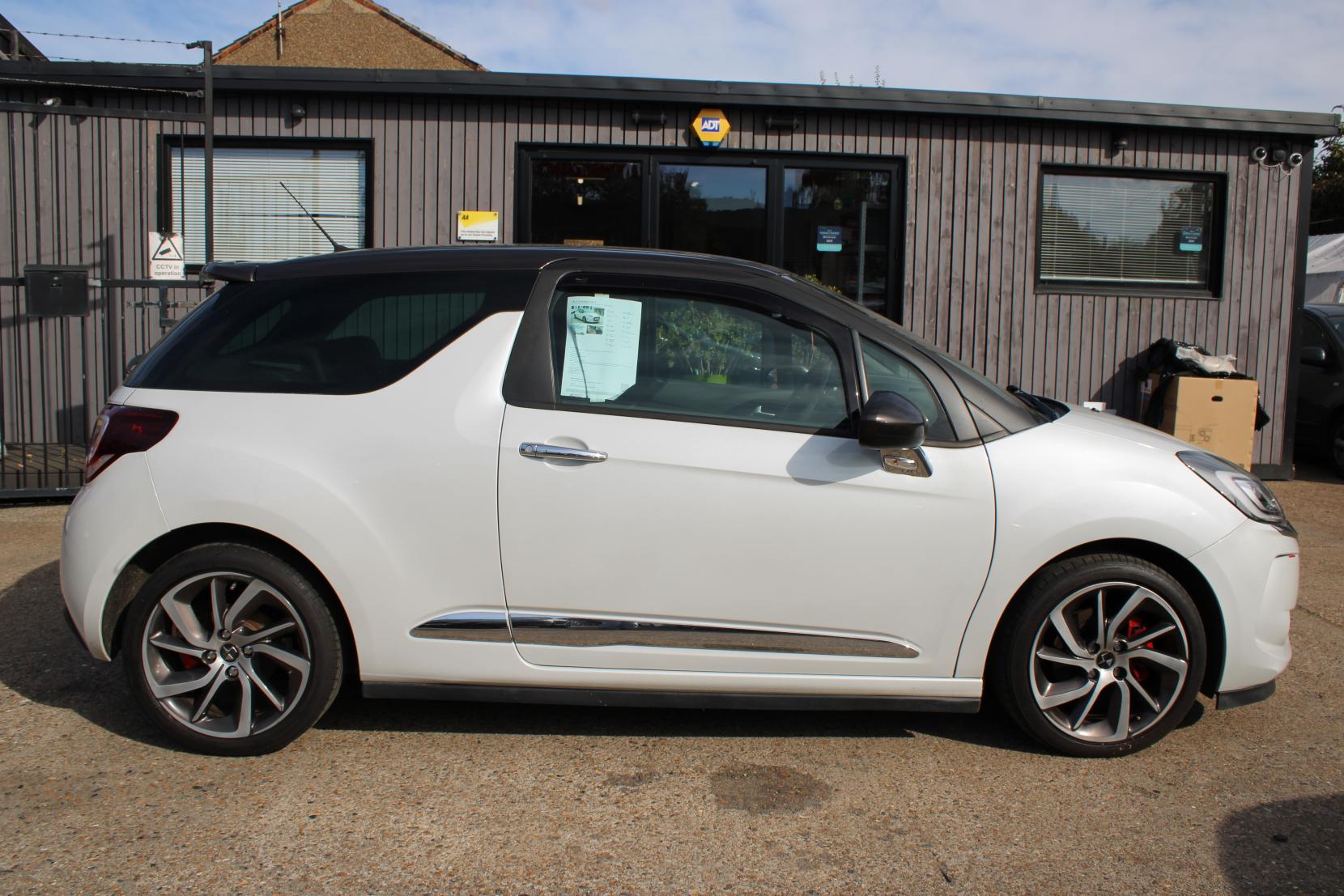DS AUTOMOBILES DS 3 1.6 THP Prestige Hatchback 3dr Petrol Manual Euro 6 (s/s) (165 bhp)