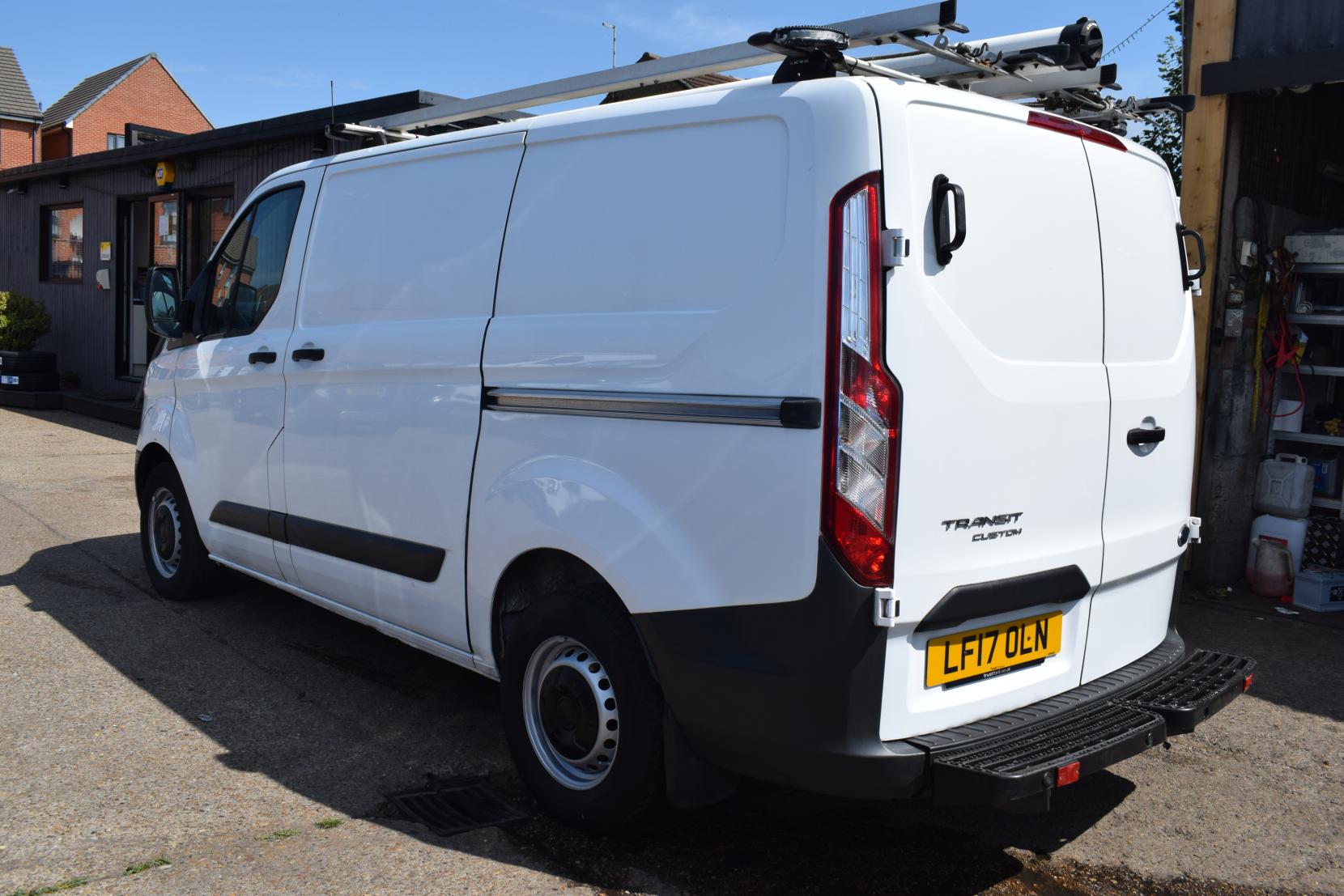 Ford Transit Custom 2.0 TDCi 310 Panel Van 5dr Diesel Manual L1 H1 (163 g/km, 104 bhp)