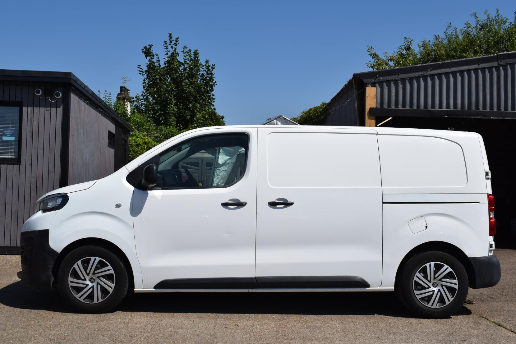 Peugeot Expert 1.6 BlueHDi 1000 Professional Standard Panel Van 6dr Diesel Manual MWB Euro 6 (95 ps)