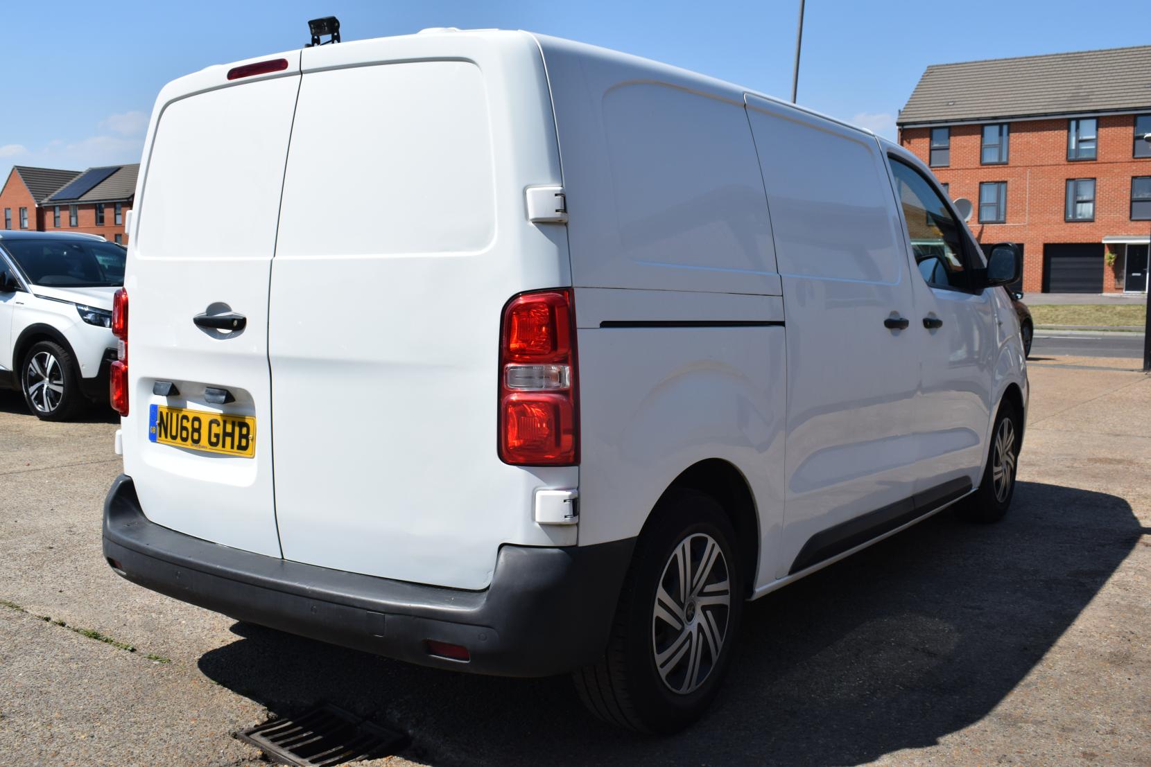 Peugeot Expert 1.6 BlueHDi 1000 Professional Standard Panel Van 6dr Diesel Manual MWB Euro 6 (95 ps)