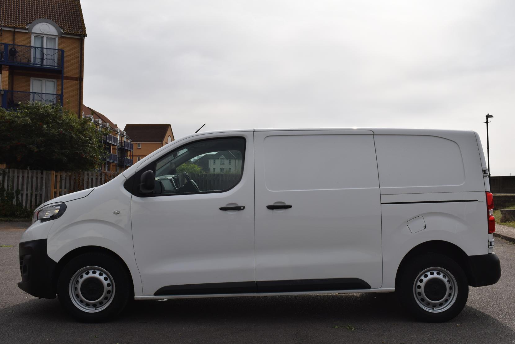 Peugeot Expert 2.0 BlueHDi 1400 Professional Standard Panel Van 6dr Diesel Manual MWB Euro 6 (s/s) (120 ps)