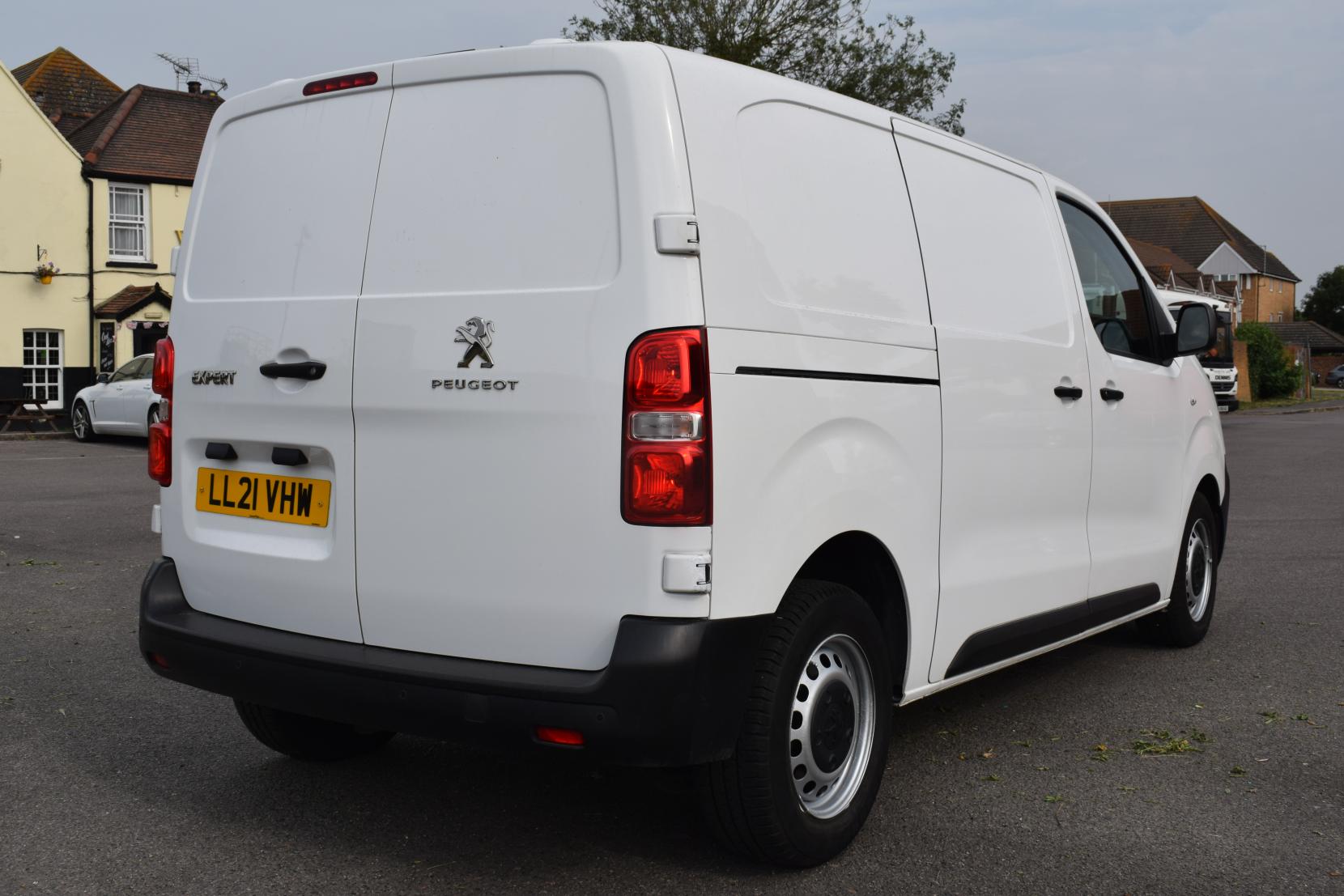 Peugeot Expert 2.0 BlueHDi 1400 Professional Standard Panel Van 6dr Diesel Manual MWB Euro 6 (s/s) (120 ps)