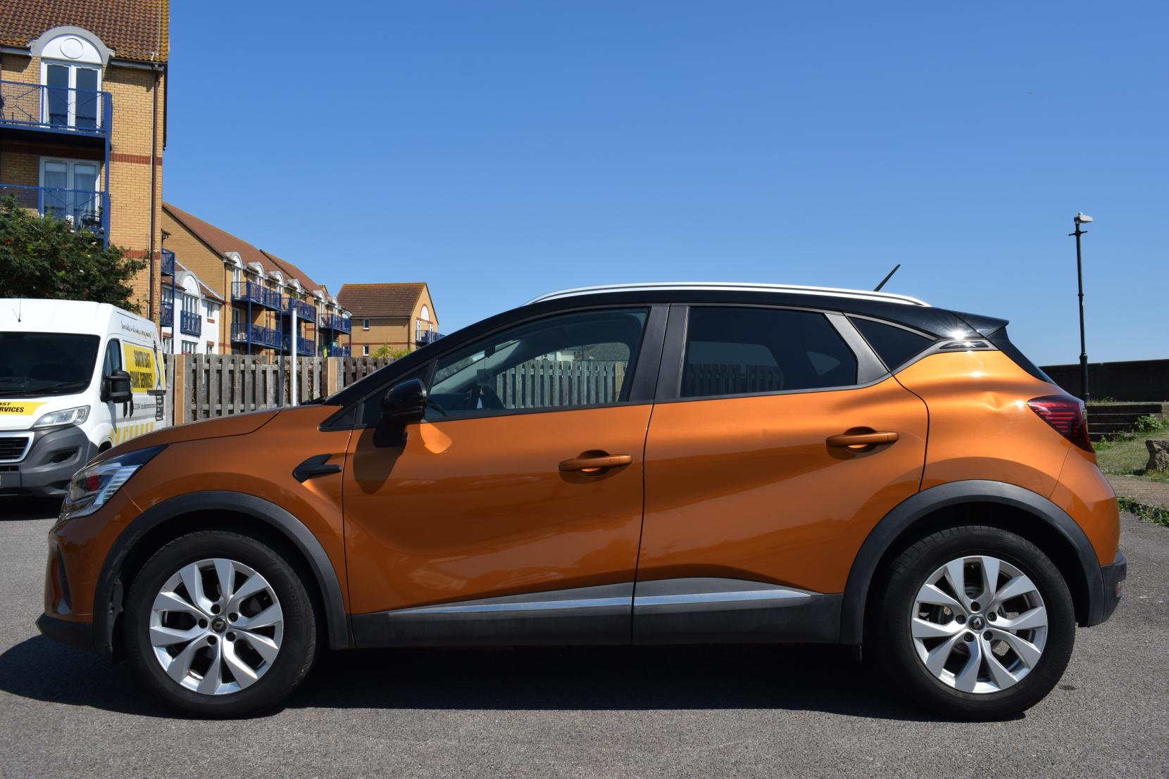 Renault Captur 1.0 TCe Iconic SUV 5dr Petrol Manual Euro 6 (s/s) (100 ps)