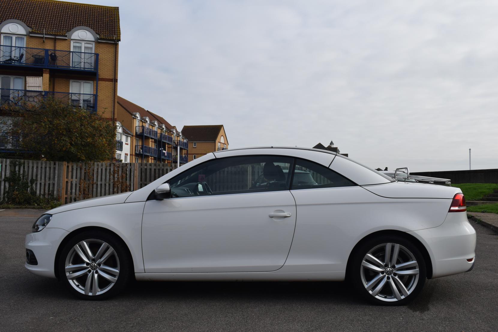 Volkswagen Eos 2.0 TDI BlueMotion Tech Sport Cabriolet 2dr Diesel Manual Euro 5 (s/s) (140 ps)