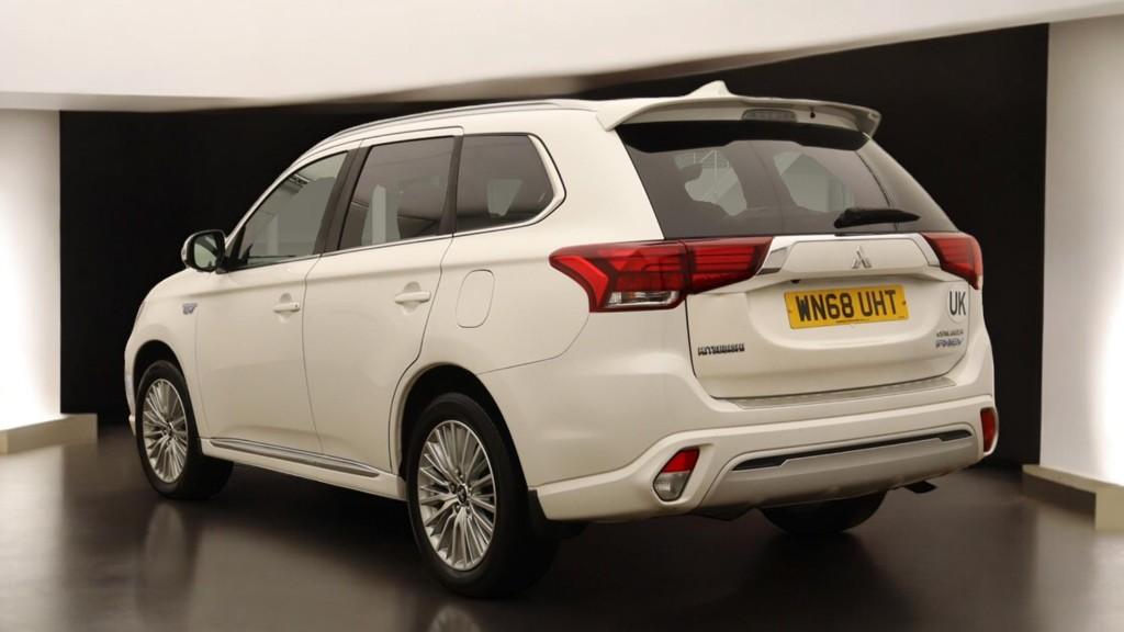 Mitsubishi Outlander 2.4h TwinMotor 13.8kWh 4h SUV 5dr Petrol Plug-in Hybrid CVT 4WD Euro 6 (s/s) (209 ps)