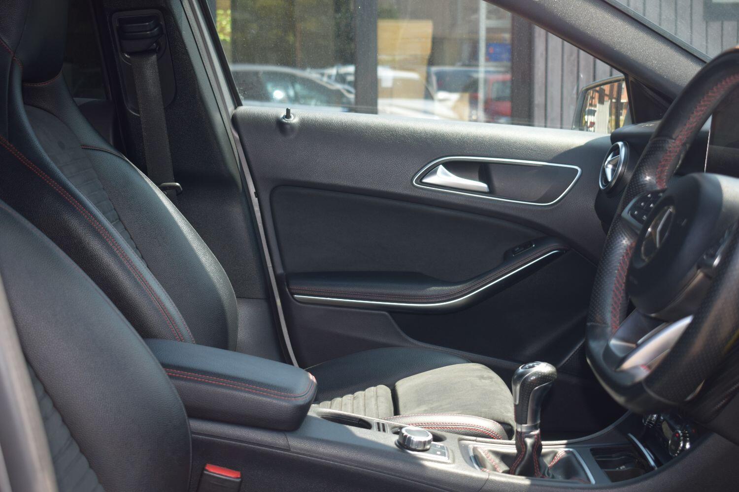 Mercedes-Benz A Class 1.6 A180 AMG Line