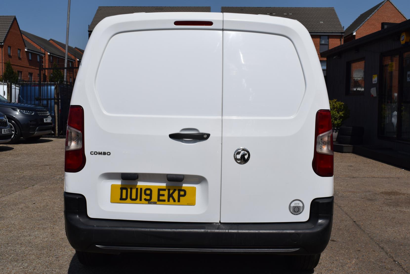 Vauxhall Combo 1.6 Turbo D 2300 Edition Panel Van 4dr Diesel Manual L2 H1 Euro 6 (s/s) (100 ps)