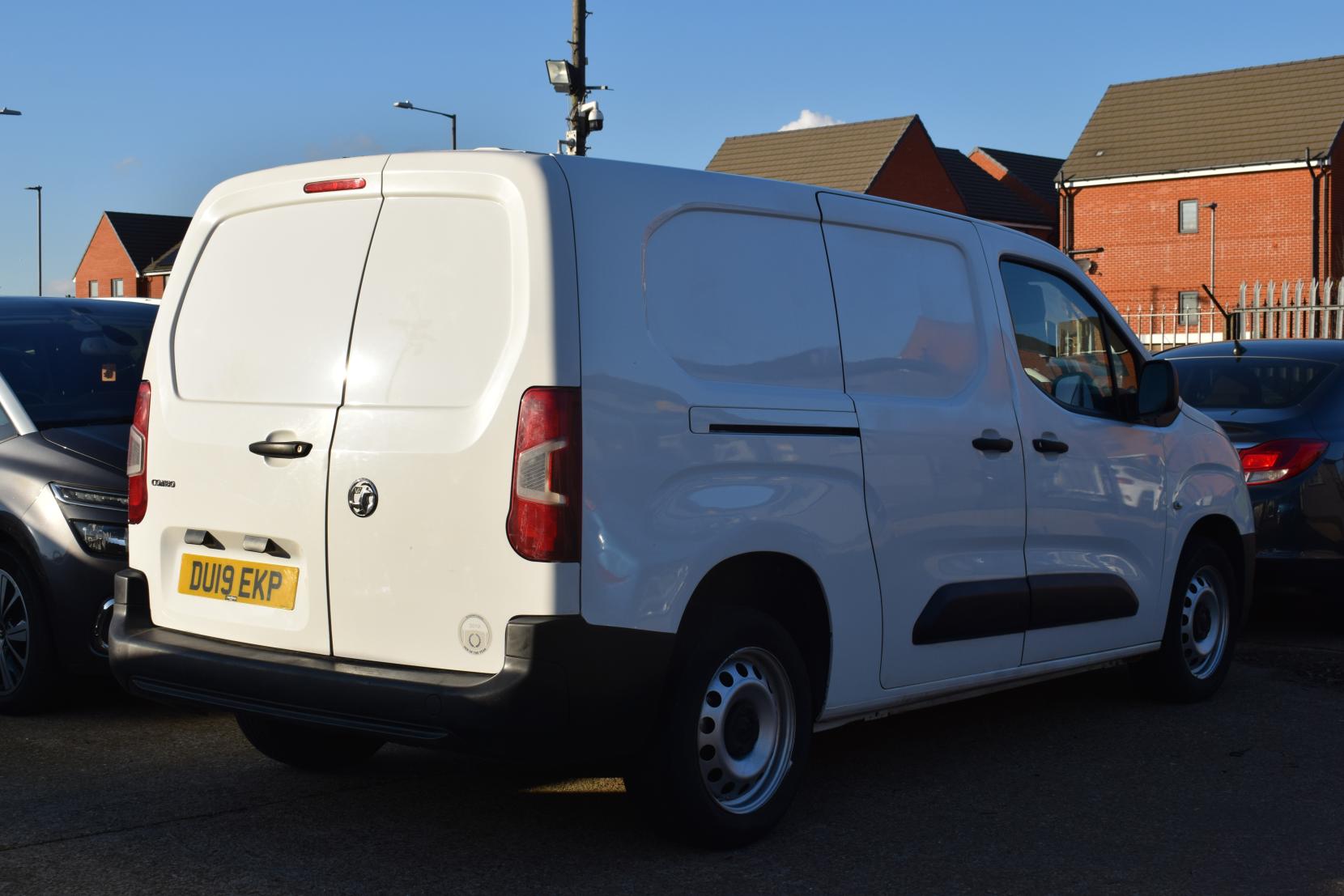 Vauxhall Combo 1.6 Turbo D 2300 Edition Panel Van 4dr Diesel Manual L2 H1 Euro 6 (s/s) (100 ps)