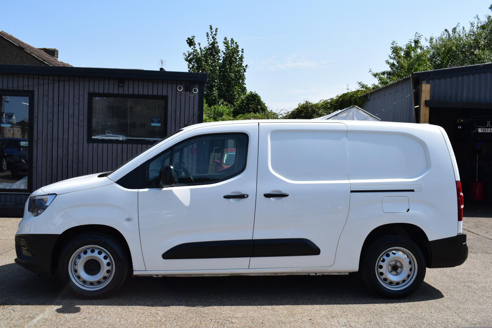 Vauxhall Combo 1.6 Turbo D 2300 Edition Panel Van 4dr Diesel Manual L2 H1 Euro 6 (s/s) (100 ps)