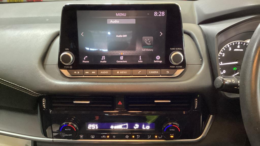 Nissan Qashqai 1.3 DIG-T MHEV Acenta Premium SUV 5dr Petrol Hybrid XTRON Euro 6 (s/s) (158 ps)