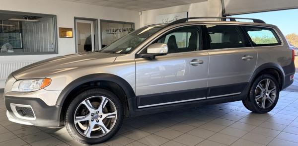 Volvo XC70 2.4 D5 SE Lux Estate 5dr Diesel Geartronic AWD Euro 5 (215 ps)