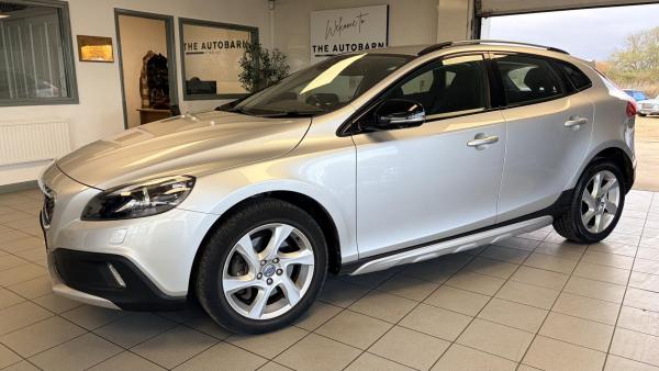 Volvo V40 Cross Country 2.0 D3 Lux Nav Hatchback 5dr Diesel Manual Euro 5 (s/s) (150 ps)