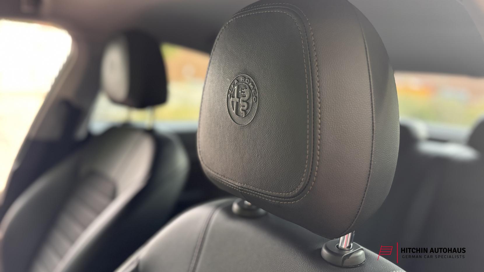 Alfa Romeo Giulia 2.0T Super Saloon 4dr Petrol Auto Euro 6 (s/s) (200 ps)