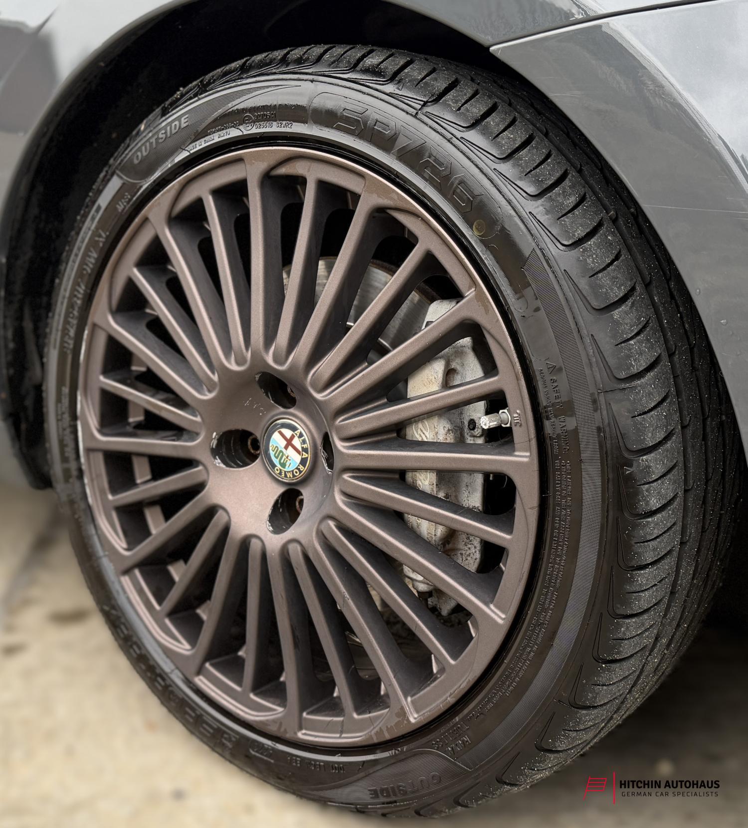 Alfa Romeo MiTo 1.4 TB MultiAir Collezione Hatchback 3dr Petrol TCT Euro 6 (s/s) (140 ps)