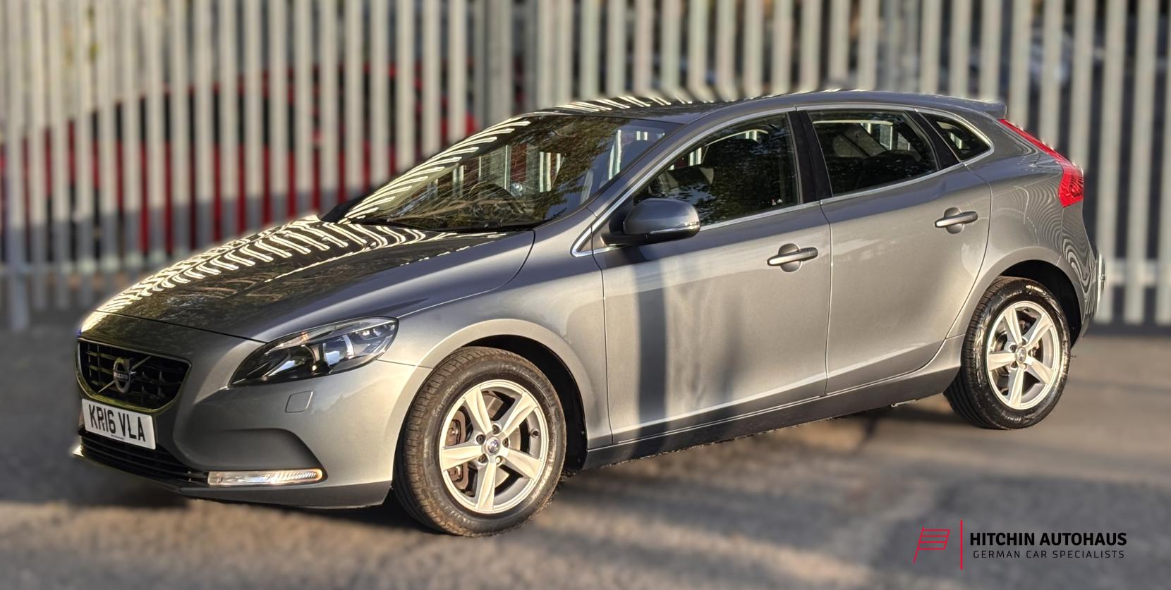 Volvo V40 2.0 D3 SE Nav Hatchback 5dr Diesel Manual Euro 6 (s/s) (150 ps)