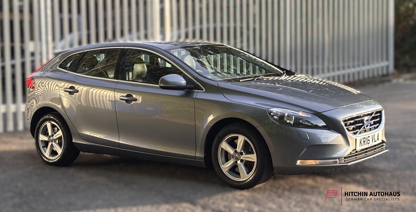 Volvo V40 2.0 D3 SE Nav Hatchback 5dr Diesel Manual Euro 6 (s/s) (150 ps)