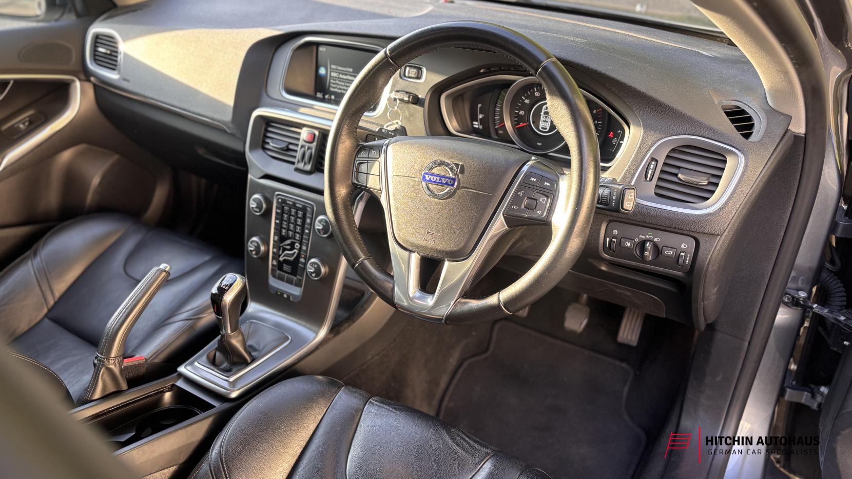 Volvo V40 2.0 D3 SE Nav Hatchback 5dr Diesel Manual Euro 6 (s/s) (150 ps)