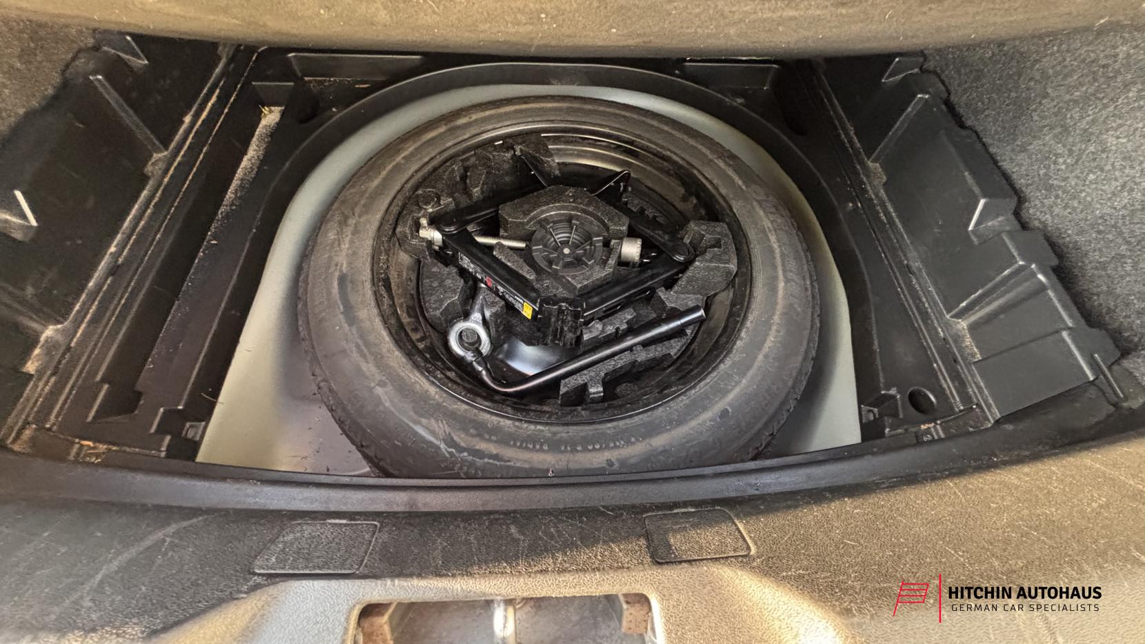 Volvo V40 2.0 D3 SE Nav Hatchback 5dr Diesel Manual Euro 6 (s/s) (150 ps)