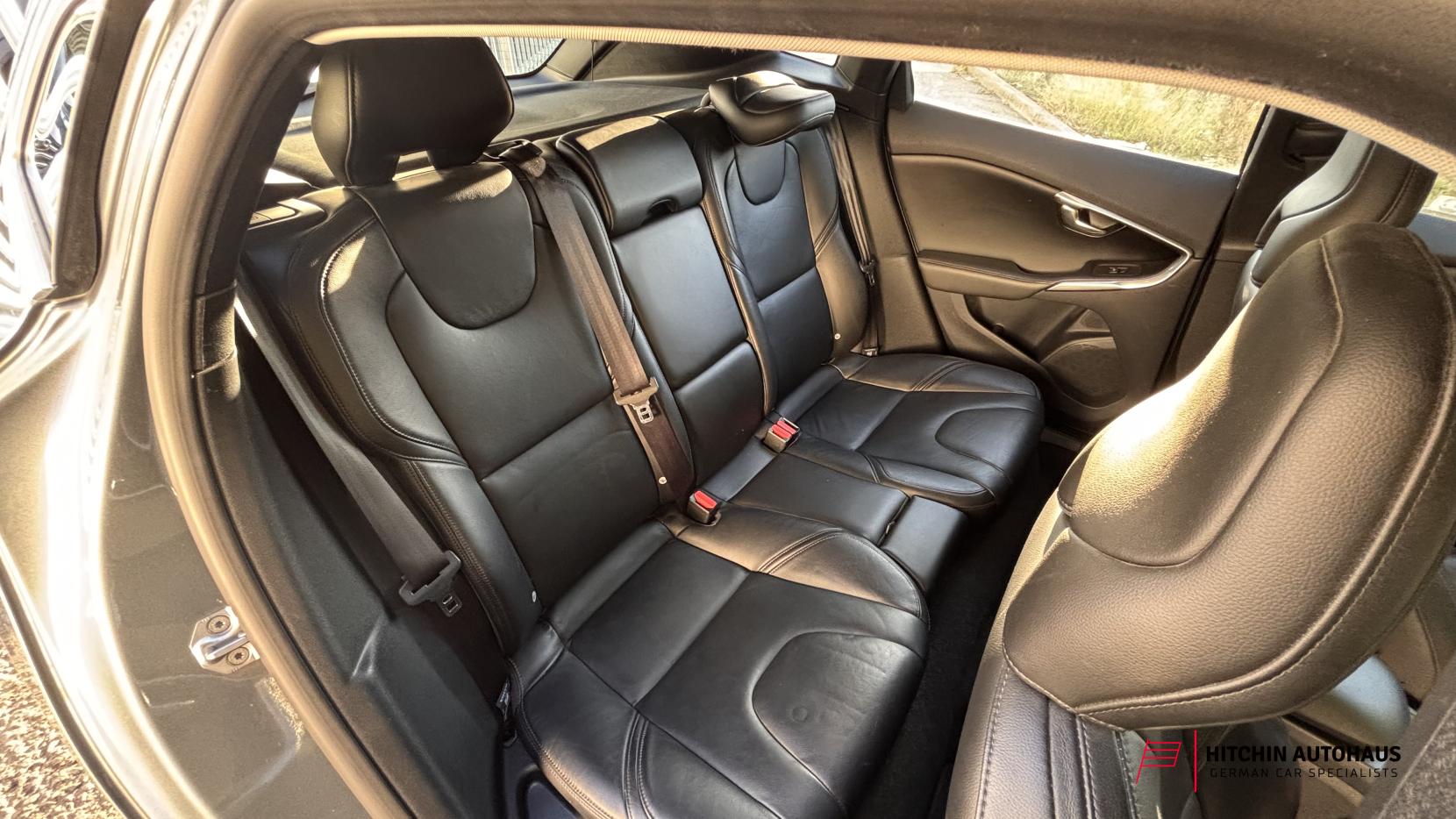 Volvo V40 2.0 D3 SE Nav Hatchback 5dr Diesel Manual Euro 6 (s/s) (150 ps)