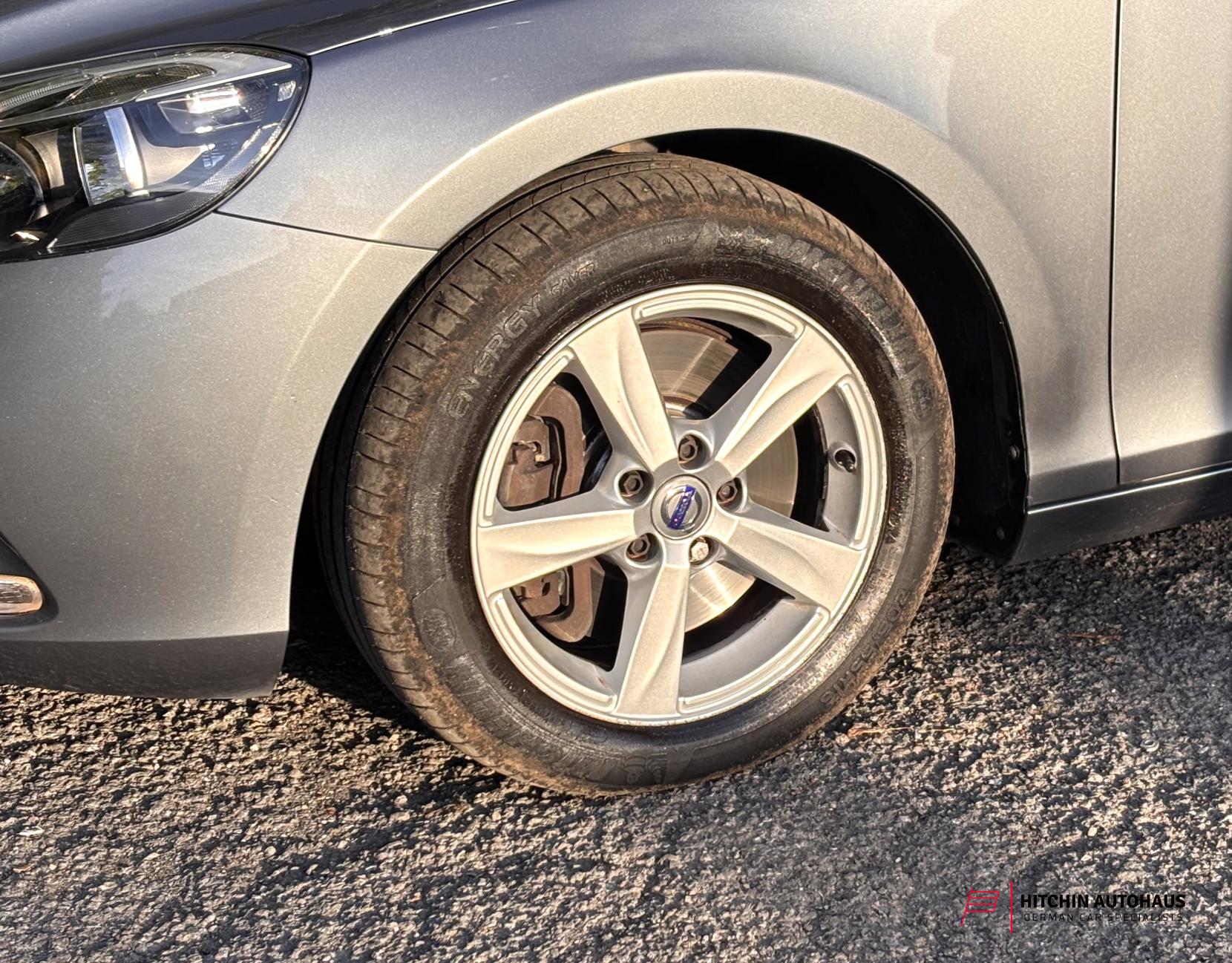 Volvo V40 2.0 D3 SE Nav Hatchback 5dr Diesel Manual Euro 6 (s/s) (150 ps)