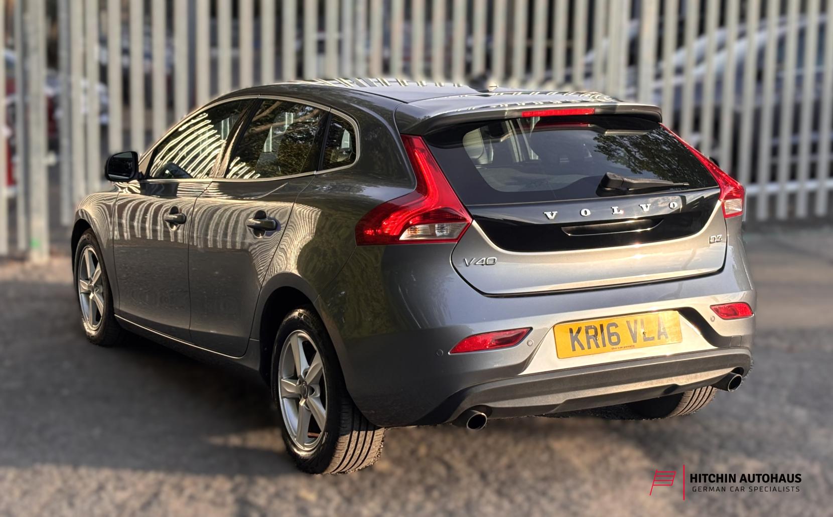 Volvo V40 2.0 D3 SE Nav Hatchback 5dr Diesel Manual Euro 6 (s/s) (150 ps)