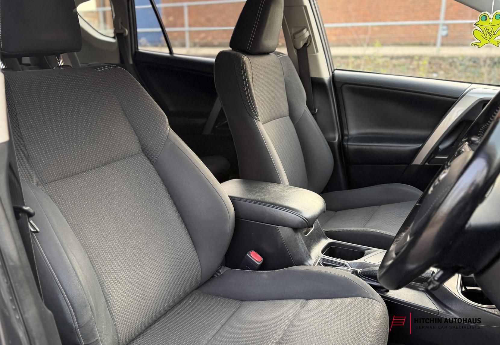 Toyota RAV4 2.5 VVT-h Business Edition Plus SUV 5dr Petrol Hybrid CVT Euro 6 (s/s) (197 ps)