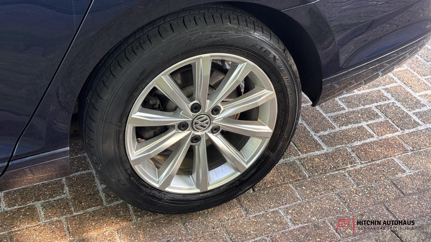 Volkswagen Passat 2.0 TDI BlueMotion Tech SE Business Estate 5dr Diesel Manual Euro 6 (s/s) (150 ps)