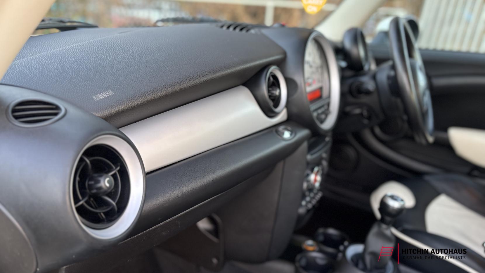 MINI Clubman 1.6 Cooper Estate 5dr Petrol Manual Euro 5 (s/s) (122 ps)