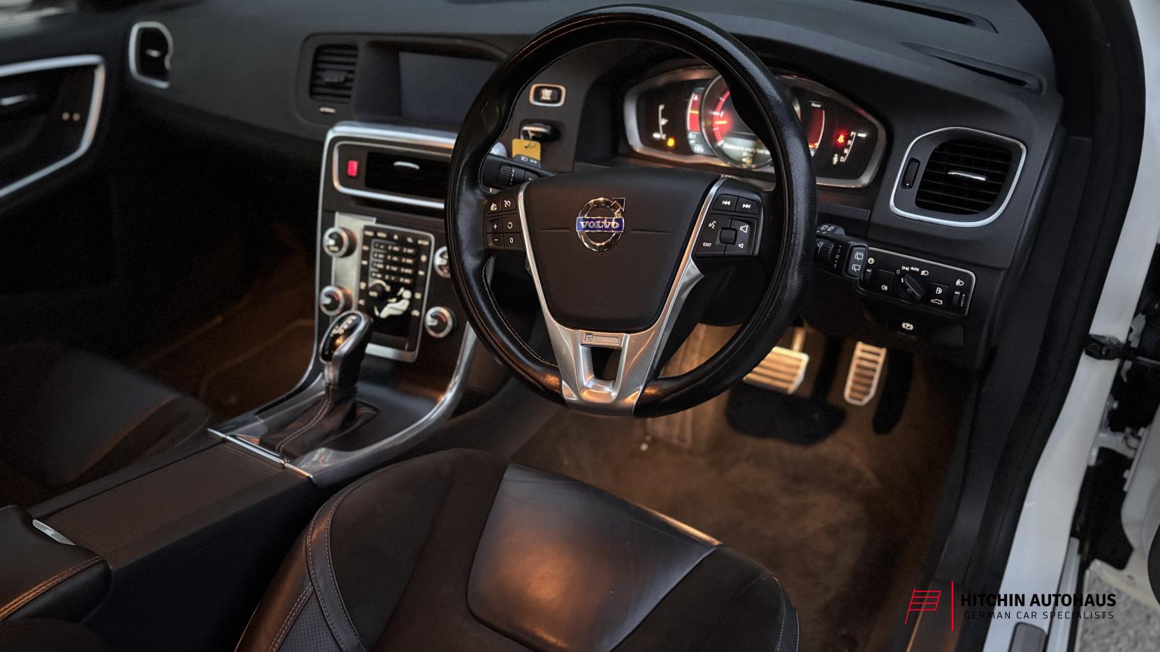 Volvo V60 2.4 D5 R-Design Nav Estate 5dr Diesel Geartronic Euro 5 (215 ps)