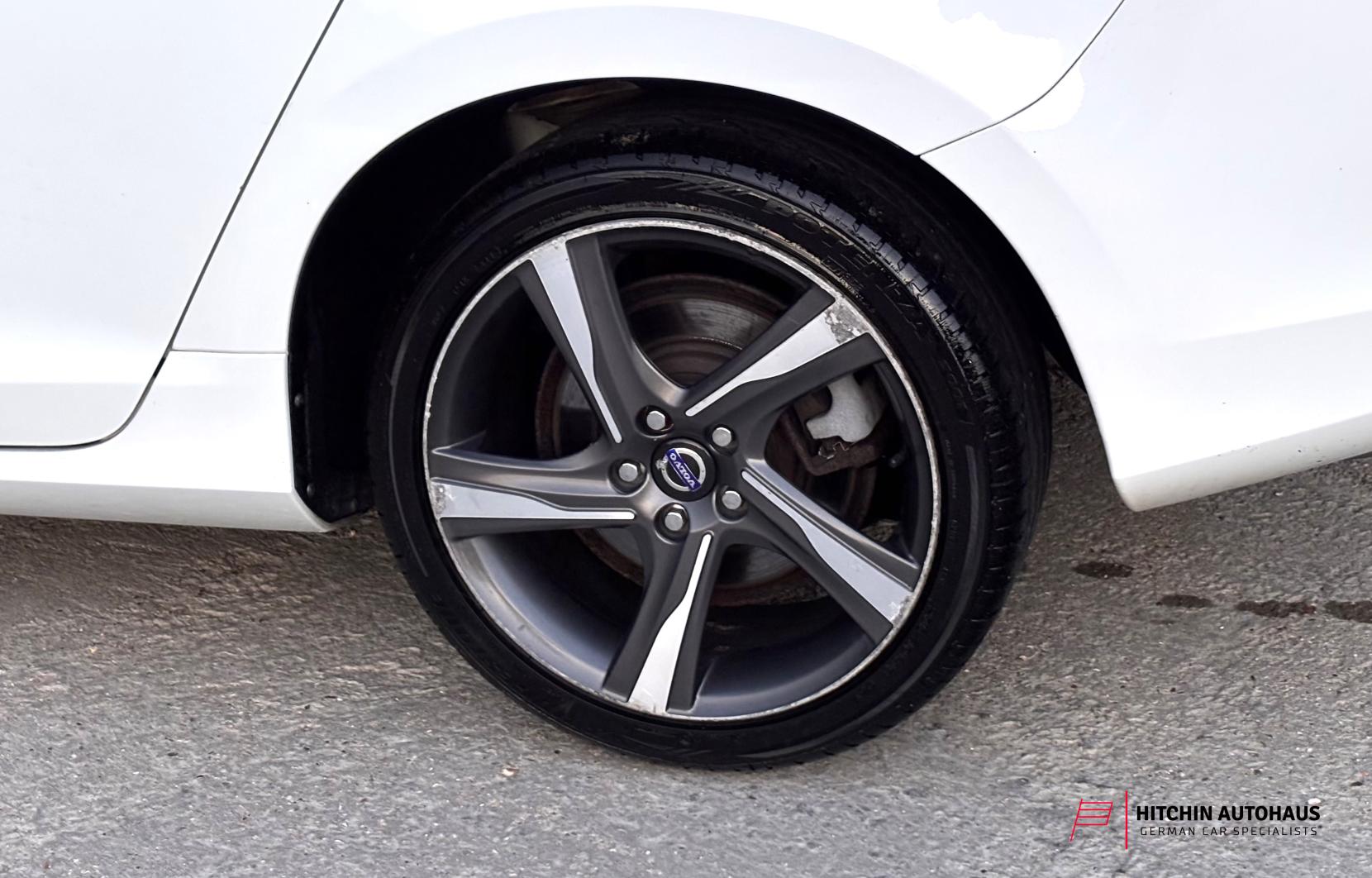 Volvo V60 2.4 D5 R-Design Nav Estate 5dr Diesel Geartronic Euro 5 (215 ps)