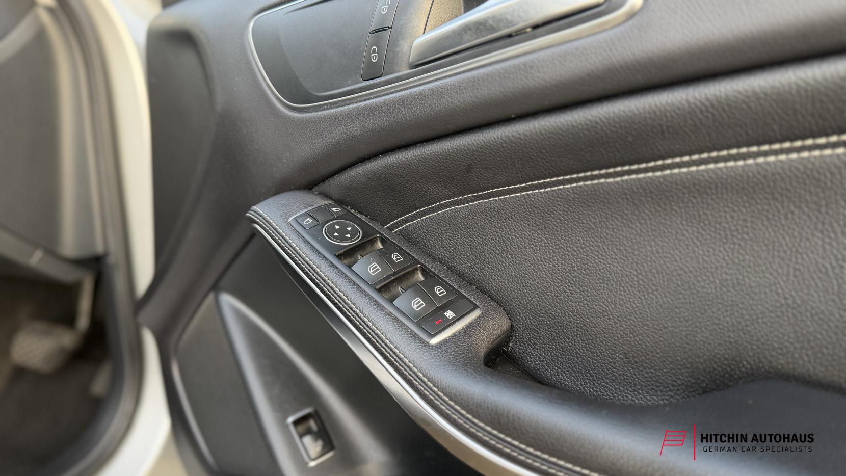 Mercedes-Benz GLA 2.1 GLA200d Sport (Executive) SUV 5dr Diesel 7G-DCT Euro 6 (s/s) (136 ps)